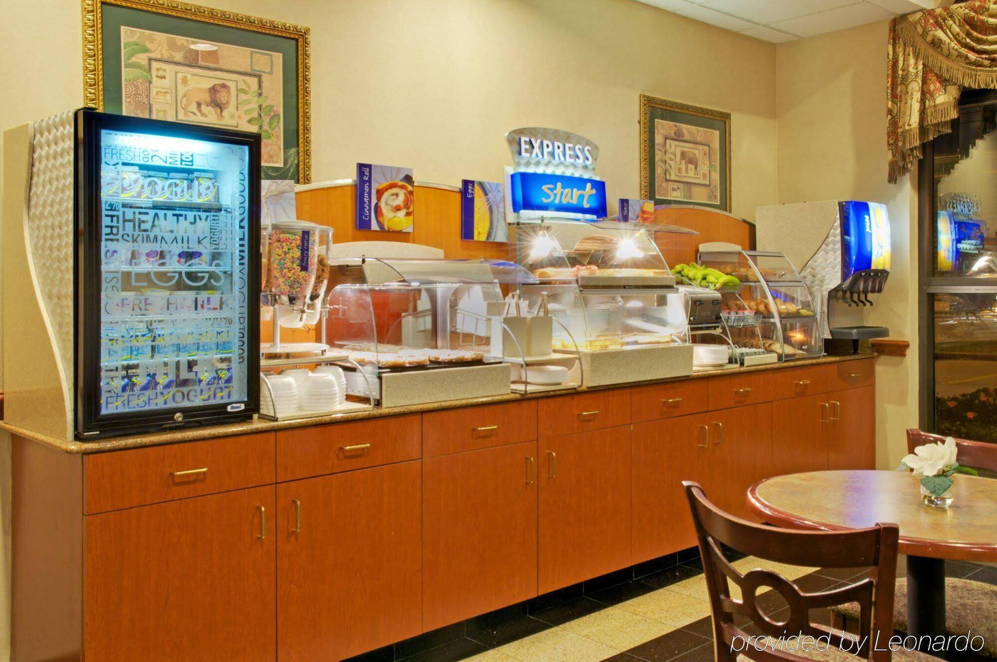 Holiday Inn Express & Suites Houston - Memorial Park Area By Ihg Eksteriør bilde