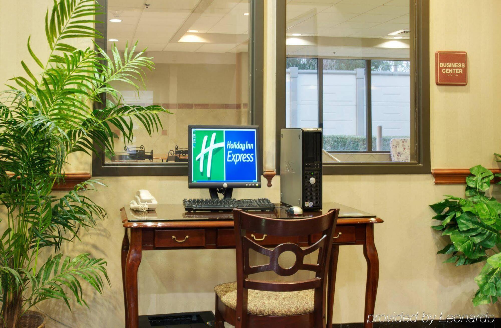 Holiday Inn Express & Suites Houston - Memorial Park Area By Ihg Eksteriør bilde